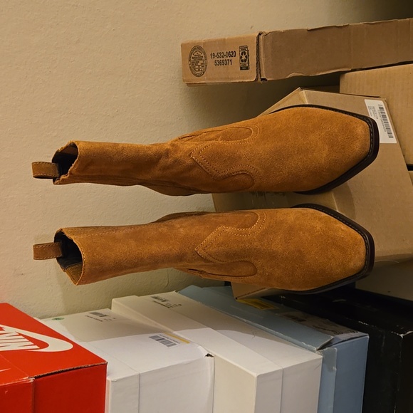 NEW Tory Burch Suede Leather Western Ankle Heeled block heel pointed toe Boots - Picture 13 of 17